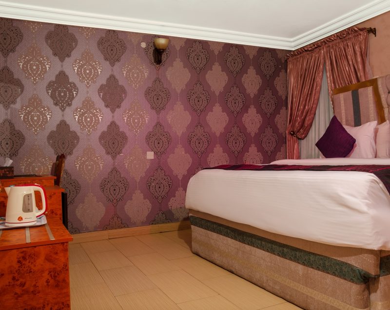 Royale Suites